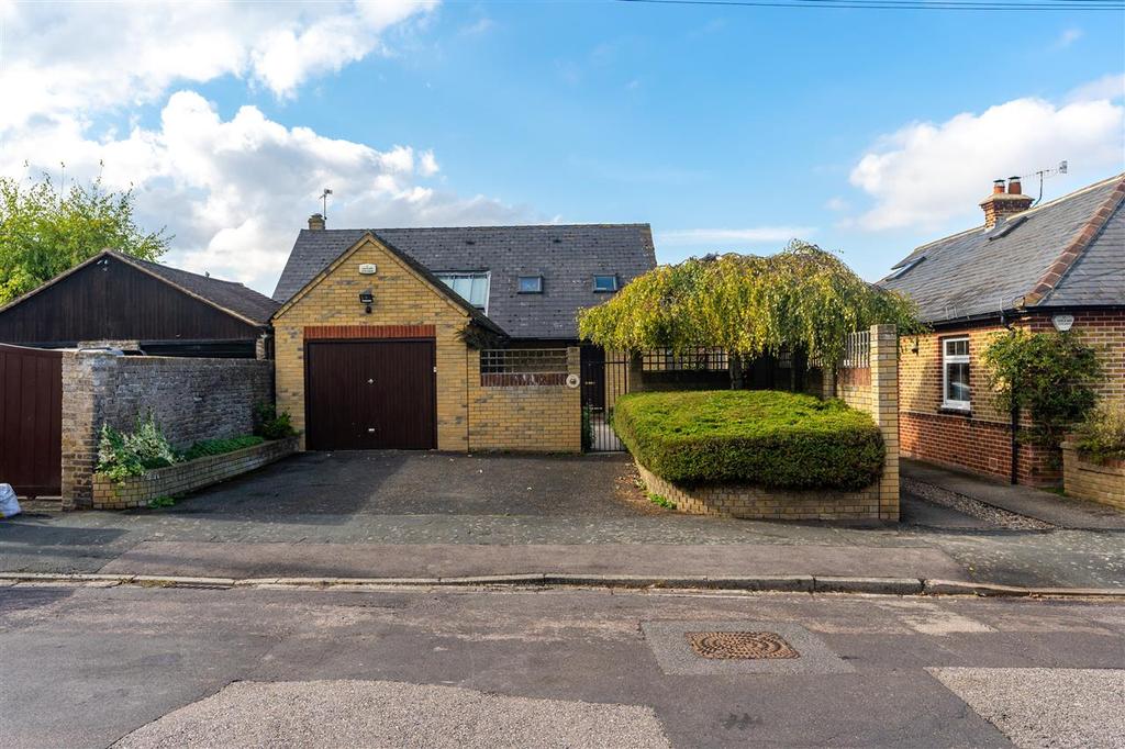 Preston Avenue, Faversham 3 bed detached house £575,000