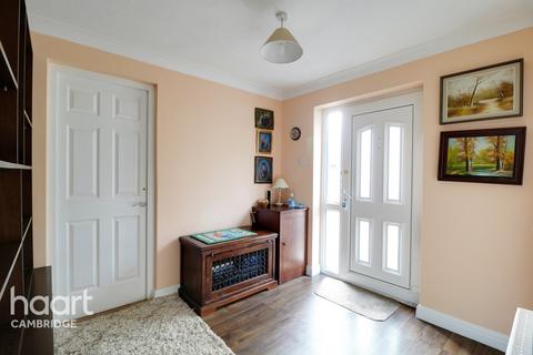 4 Hollytrees, Bar Hill, Cambridge, CB23 8SF