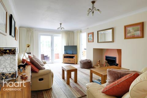 4 Hollytrees, Bar Hill, Cambridge, CB23 8SF