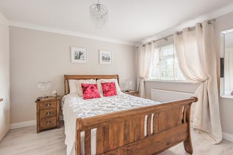 30 Copse Side, Godalming, GU7 3RU