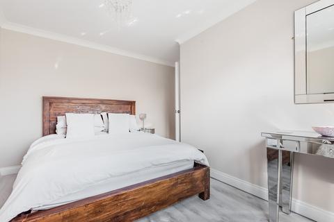 30 Copse Side, Godalming, GU7 3RU