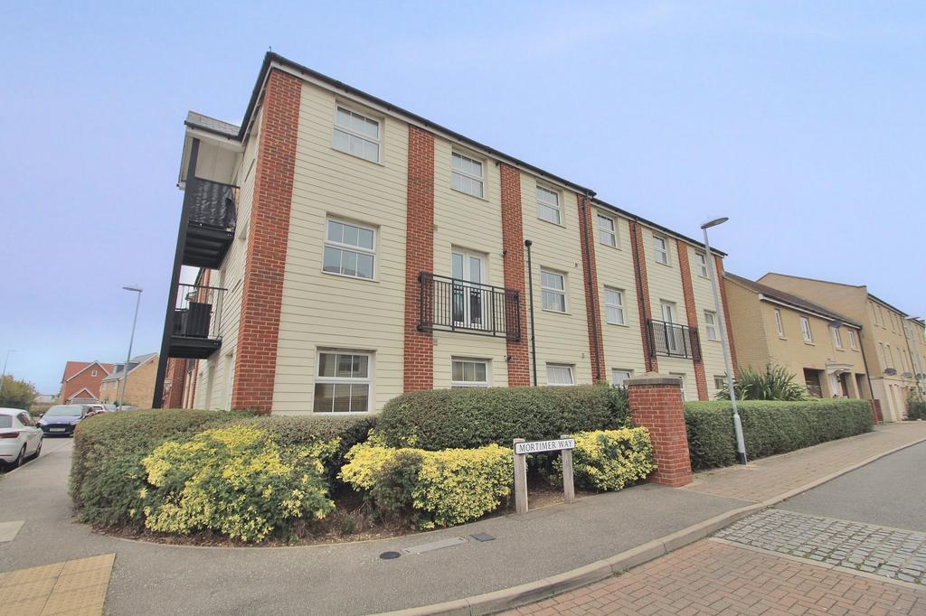 Mortimer Way, Witham, Essex, CM8 2 bed ground floor flat - £200,000