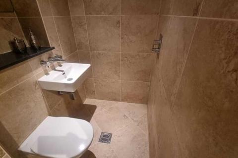 2 bedroom apartment to rent, Malta Street, Manchester M4