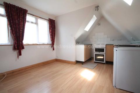 1 bedroom flat to rent, Crowborough Road, Southend On Sea
