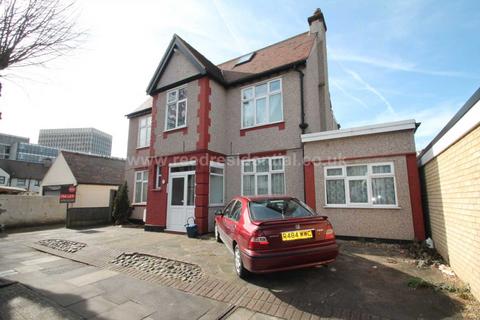 1 bedroom flat to rent, Crowborough Road, Southend On Sea