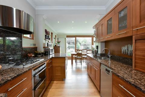 7 Hale Gardens, London, W3 9SG