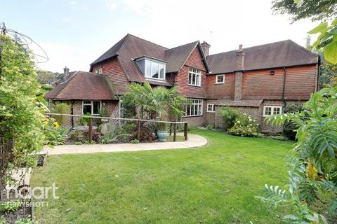 Foxhill Boundary Road, Grayshott, Hindhead, GU26 6TX