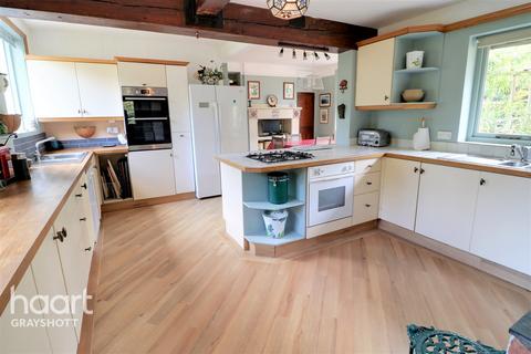 Foxhill Boundary Road, Grayshott, Hindhead, GU26 6TX