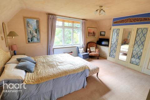 Foxhill Boundary Road, Grayshott, Hindhead, GU26 6TX