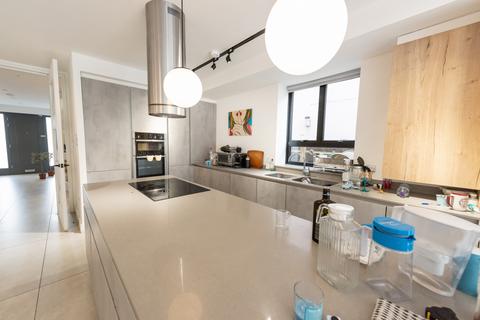 67 The Ridgeway, London, NW11 8PH