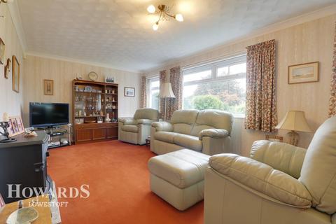 18 Bramfield Road, Lowestoft, NR32 3DT