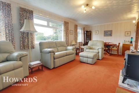 18 Bramfield Road, Lowestoft, NR32 3DT