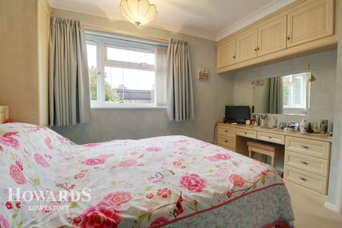 18 Bramfield Road, Lowestoft, NR32 3DT