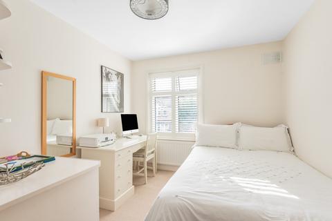 19 Highclere Road, New Malden, KT3 3HJ