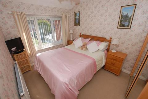 3 Edinburgh Crescent, Stourbridge, DY8 5HB
