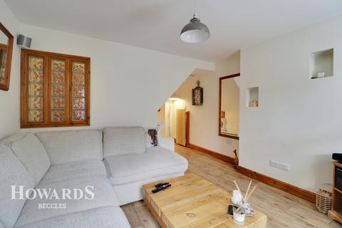 27 Alexandra Road, Beccles, NR34 9UD