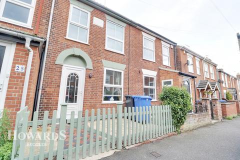 27 Alexandra Road, Beccles, NR34 9UD