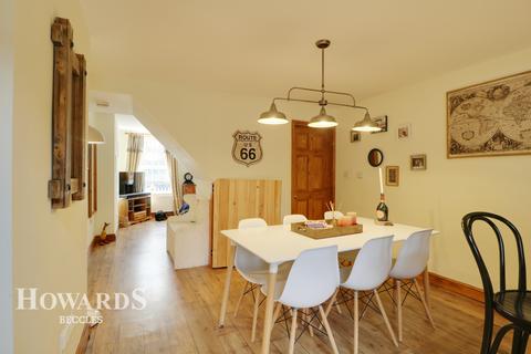 27 Alexandra Road, Beccles, NR34 9UD