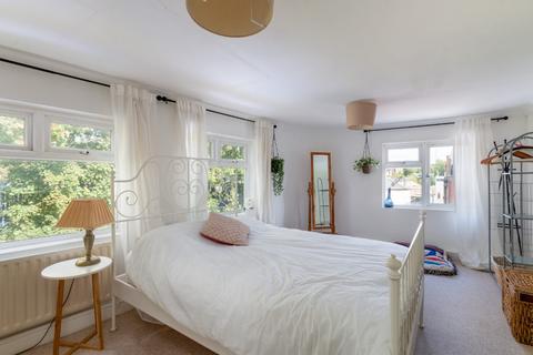 7 Cotswold Street, London, SE27 0DW