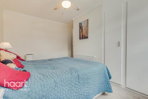 5 Beaver Close, London, SE20 8DX
