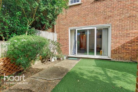 5 Beaver Close, London, SE20 8DX