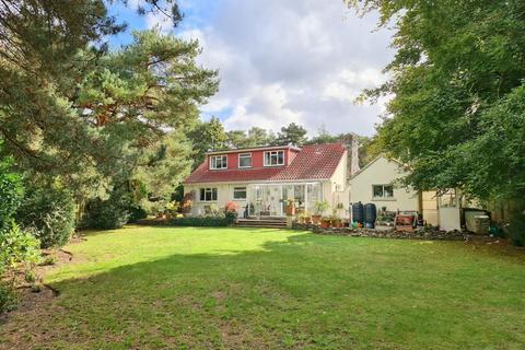 5 Cedar Avenue, St Leonards, Ringwood, BH24 2QF