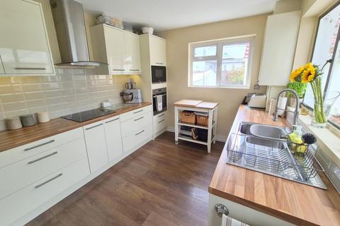 5 Cedar Avenue, St Leonards, Ringwood, BH24 2QF