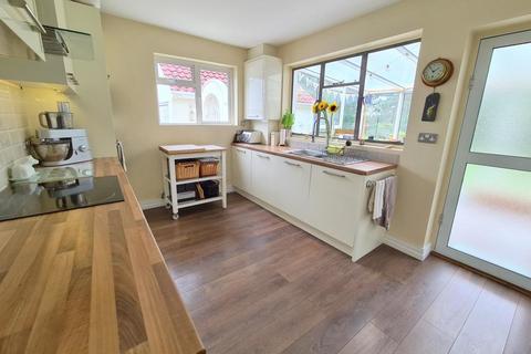5 Cedar Avenue, St Leonards, Ringwood, BH24 2QF