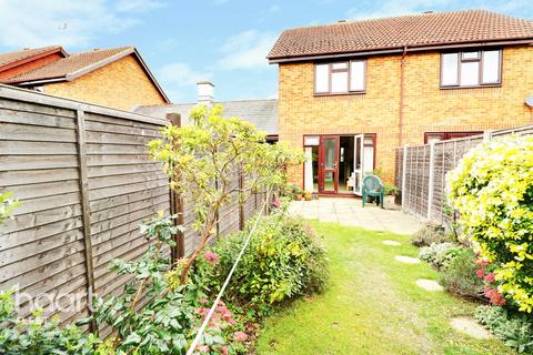 19 Barn Meadow Close, Church Crookham, Fleet, GU52 0YB