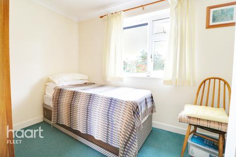 19 Barn Meadow Close, Church Crookham, Fleet, GU52 0YB