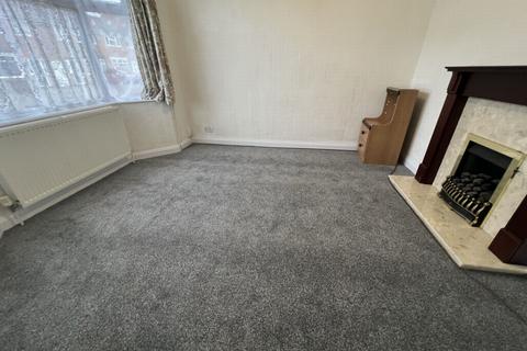 3 bedroom townhouse to rent, Estoril Avenue, Wigston, LE18