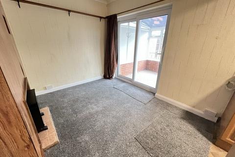3 bedroom townhouse to rent, Estoril Avenue, Wigston, LE18