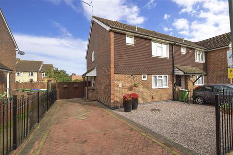 42 Lincoln Close, Erith, DA8 2EB