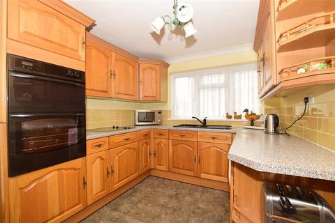 42 Lincoln Close, Erith, DA8 2EB