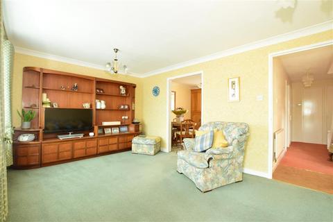 42 Lincoln Close, Erith, DA8 2EB