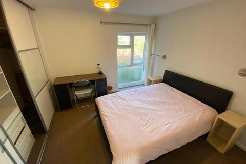 1 bedroom in a house share to rent - Harefields,  North Oxford,  OX2