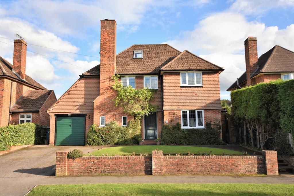 Manor Way, CHESHAM 6 bed detached house £1,000,000