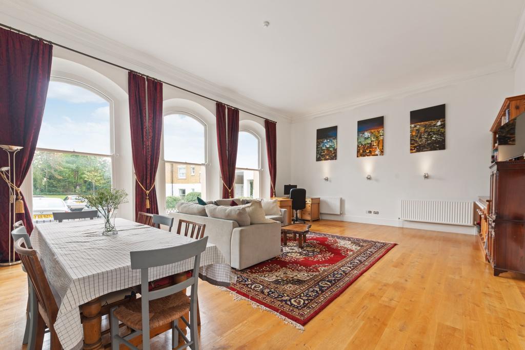 23 Cedars Close S...