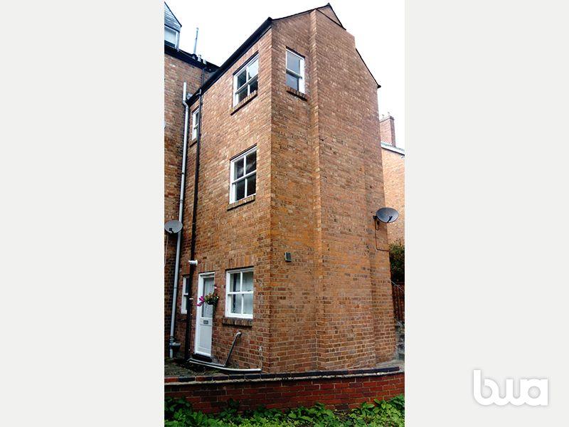 Mews House, 11a Milverton Terrace, Leamington Spa, CV32 5BE 1 bed mews