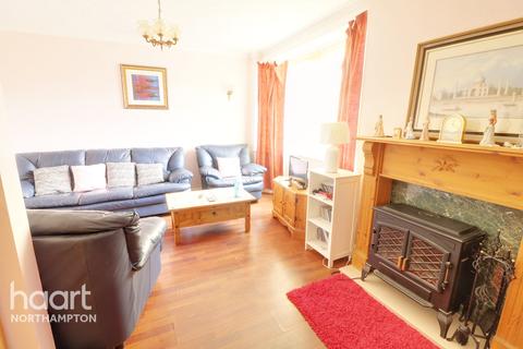 10 Sandhills Close, Northampton, NN2 8EB