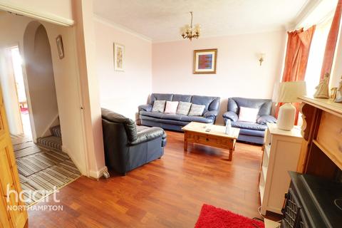 10 Sandhills Close, Northampton, NN2 8EB