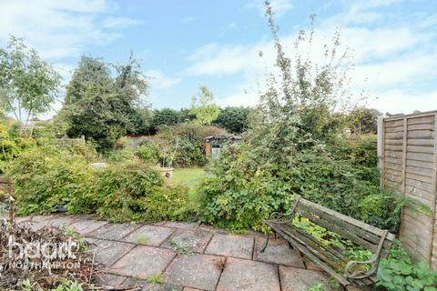 10 Sandhills Close, Northampton, NN2 8EB