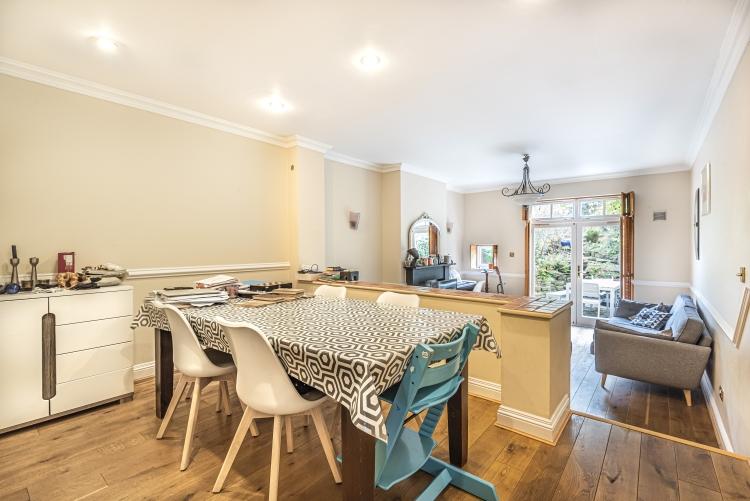 Alexandra Park Road Alexandra Park N22 4 bed house £2,750 pcm (£635 pw)