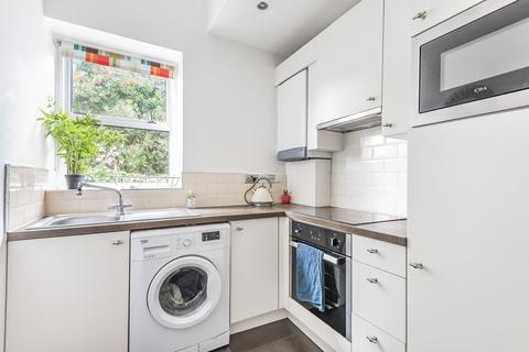 100b Hervey Road, London, SE3 8BX