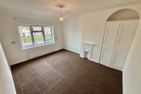 3 bedroom end of terrace house to rent, Oxlow Lane, Dagenham RM10