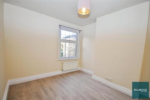 undefined, High Road, North Finchley, N12