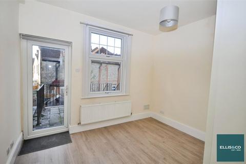 undefined, High Road, North Finchley, N12