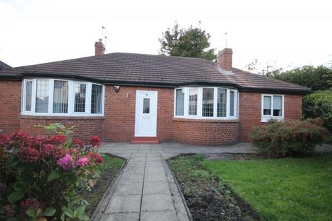 3 bedroom bungalow to rent, Bentcliffe Close, Moortown, Leeds, LS17 6QT