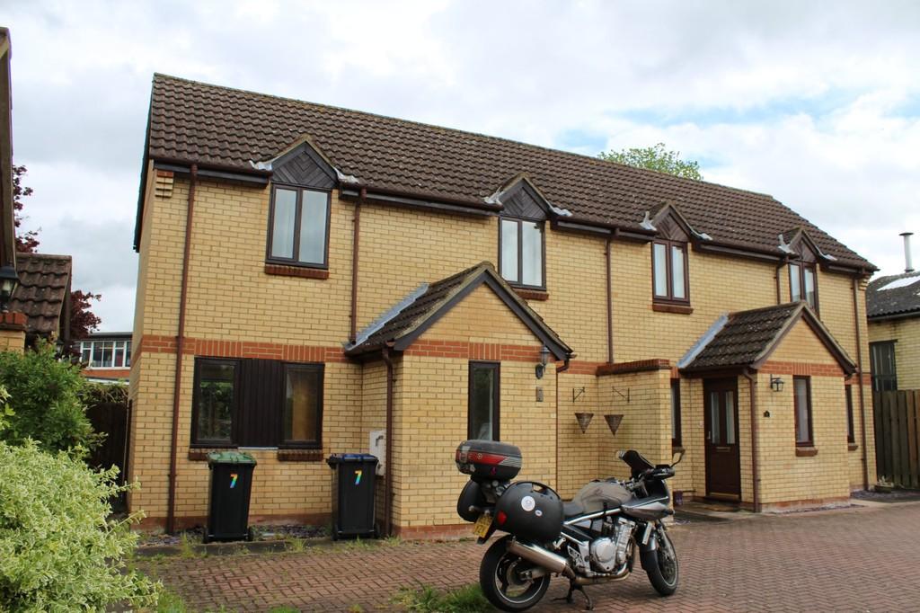 Guyatt Court, Burwell 2 bed semidetached house £800 pcm (£185 pw)