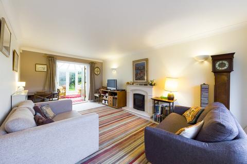 12 Blythe Way, Highfields Caldecote, Cambridge, CB23 7NR